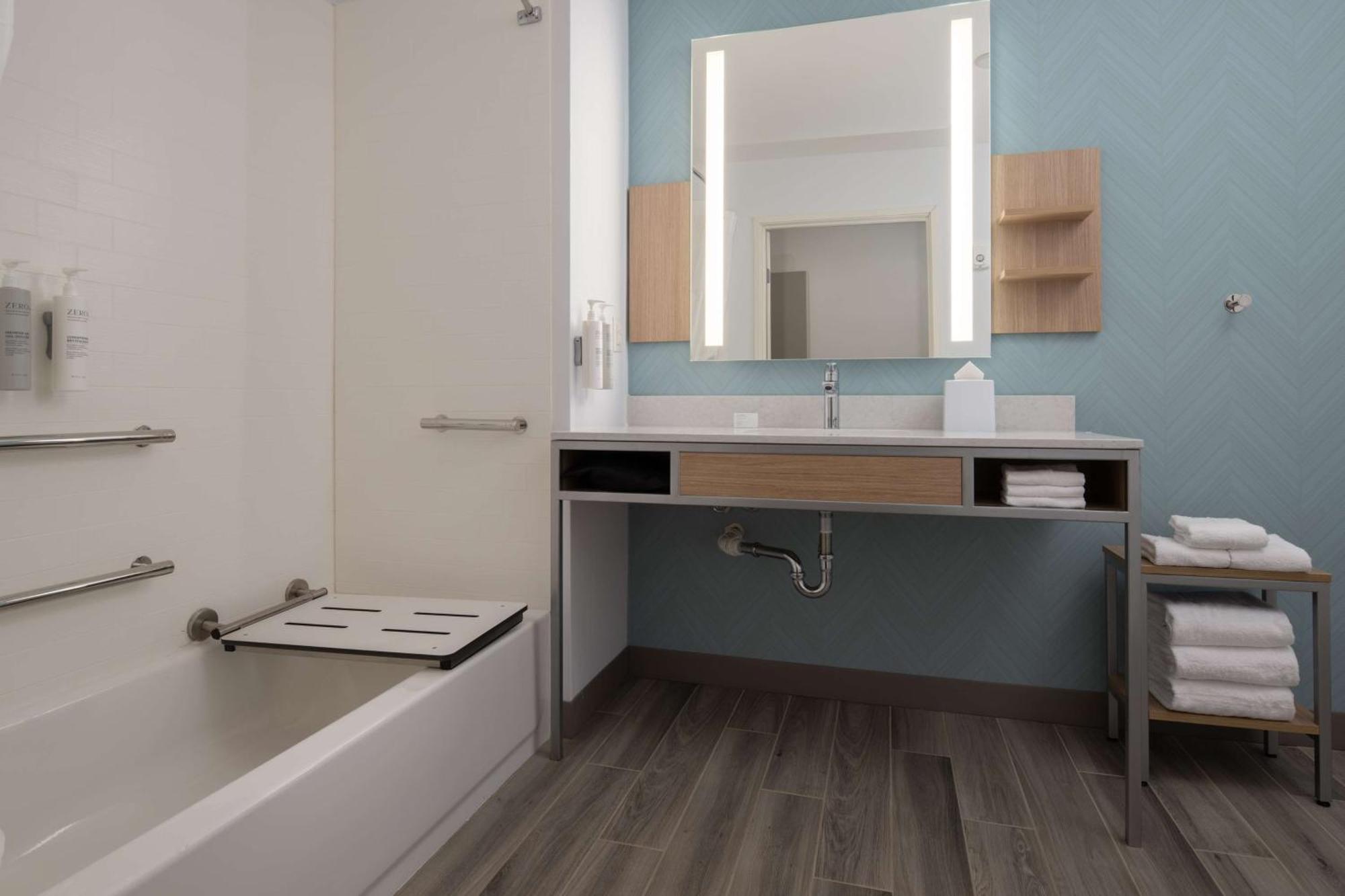 Hilton Garden Inn Tacoma Downtown Dış mekan fotoğraf